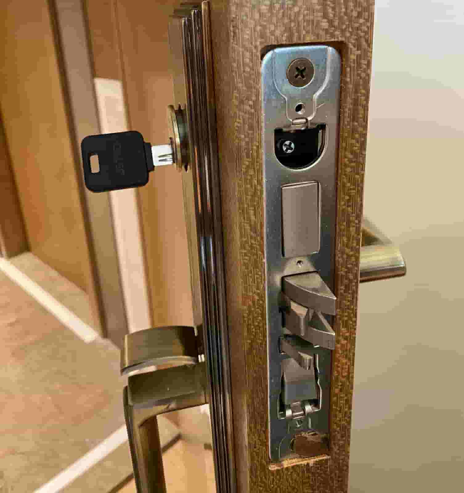 LOCKSMITH