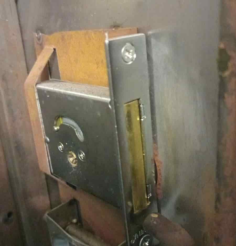 LOCKSMITH